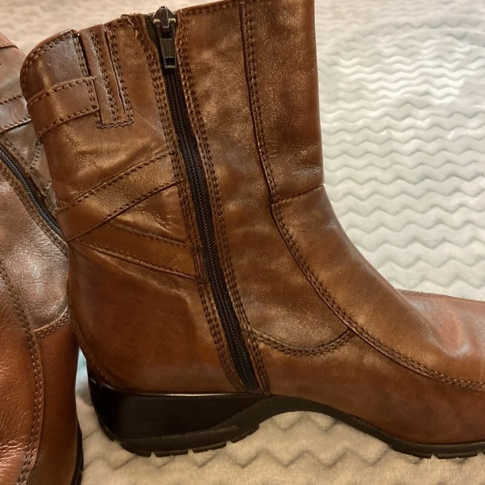 Clarks Zippered Boot Cognac.